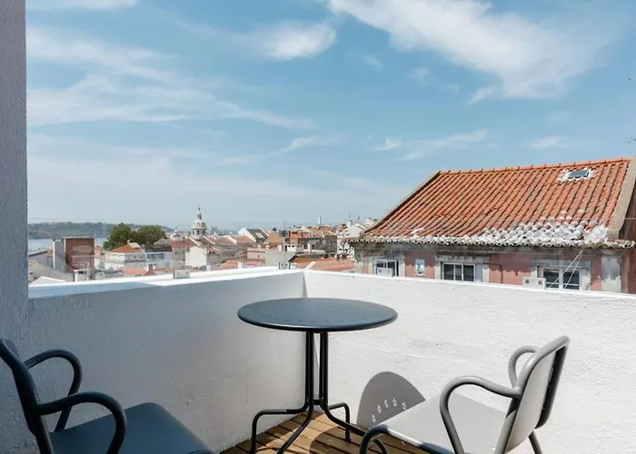 Beautiful Apartment With View Of The Tagus River
