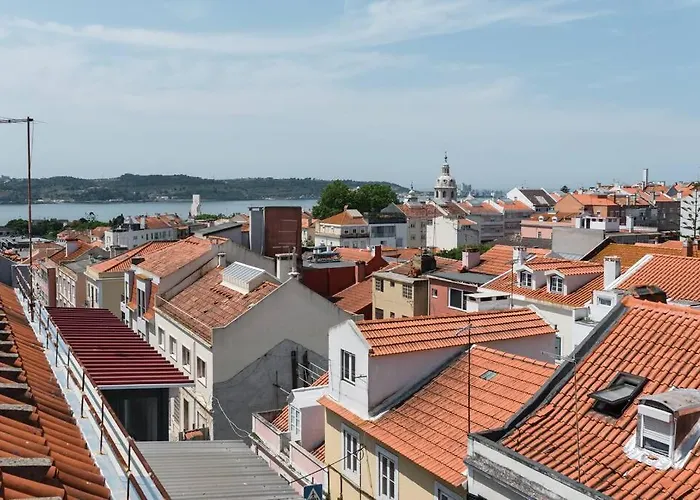 Beautiful Apartment With View Of The Tagus River